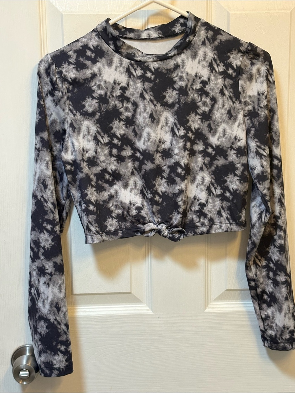 art class Black & White Tie-Dye Knot Front Swim Rashguard